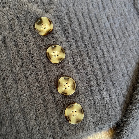 Urban Outfitters Rochelle Fuzzy Cropped Cardigan Gray - Picture 5 of 8